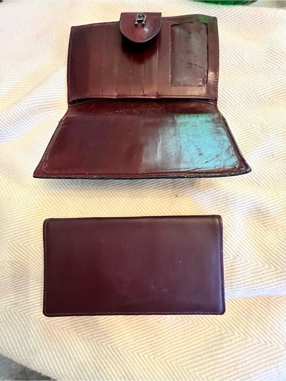 vintage etienne aigner Burgundy Bi-fold wallet And Checkbook Cover 7 In X 4 In